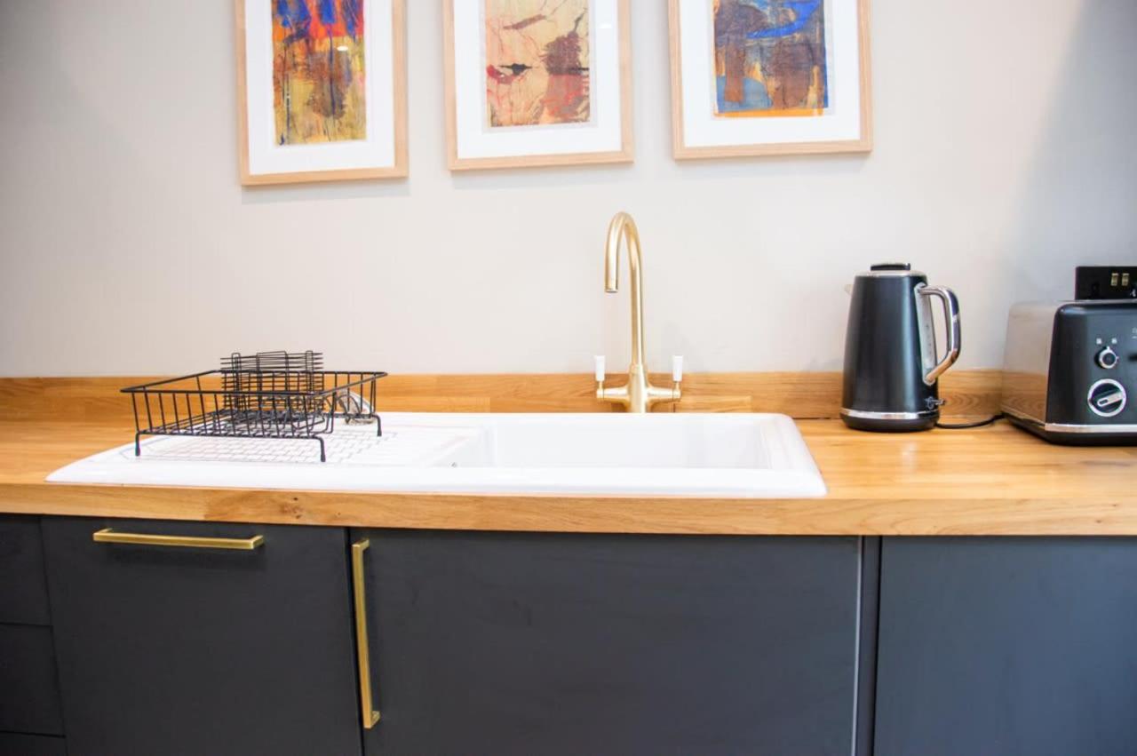 Unique 2 Bed In The Heart Of Bath With Parking Lejlighed Eksteriør billede