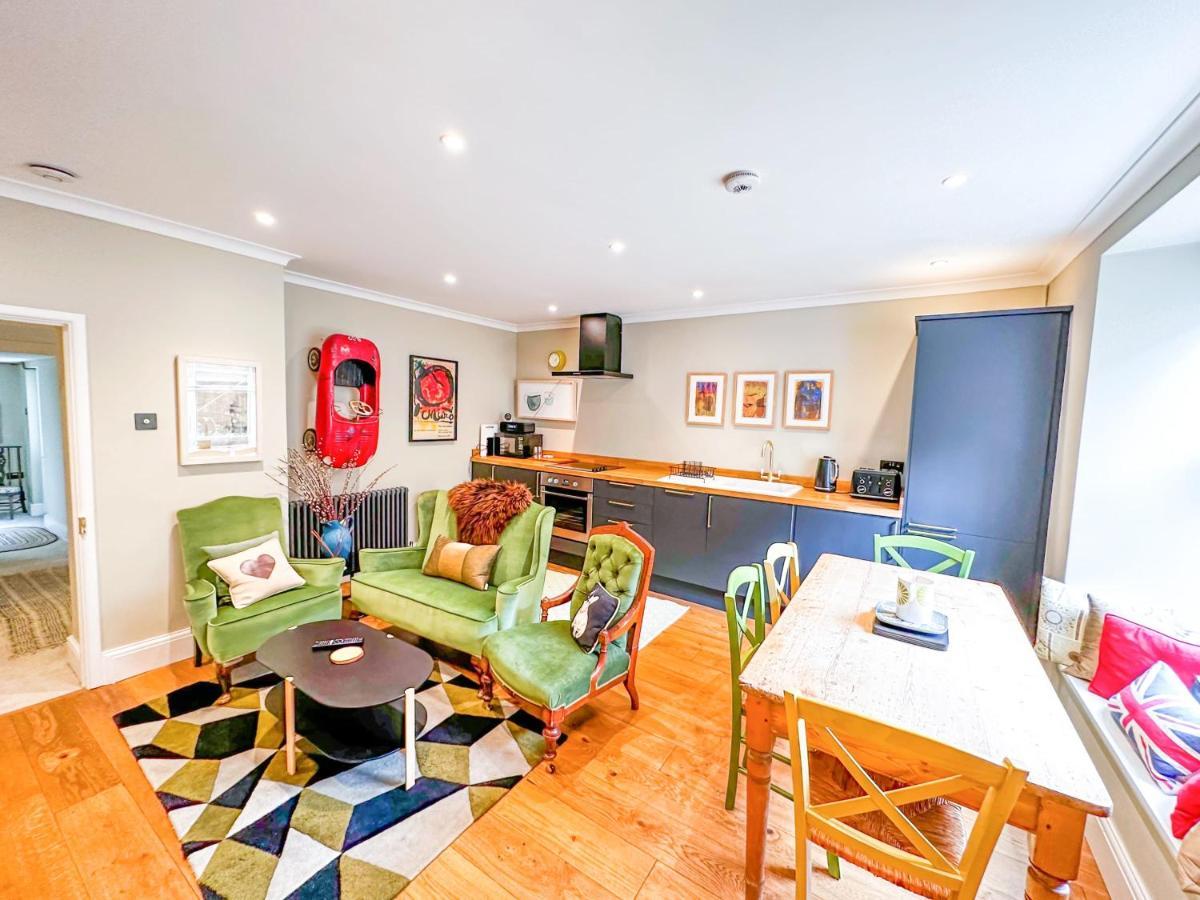 Unique 2 Bed In The Heart Of Bath With Parking Lejlighed Eksteriør billede